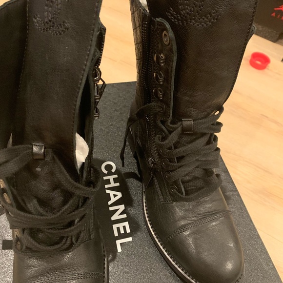 CHANEL Combat Boots 38.5 Black - Picture 6 of 8